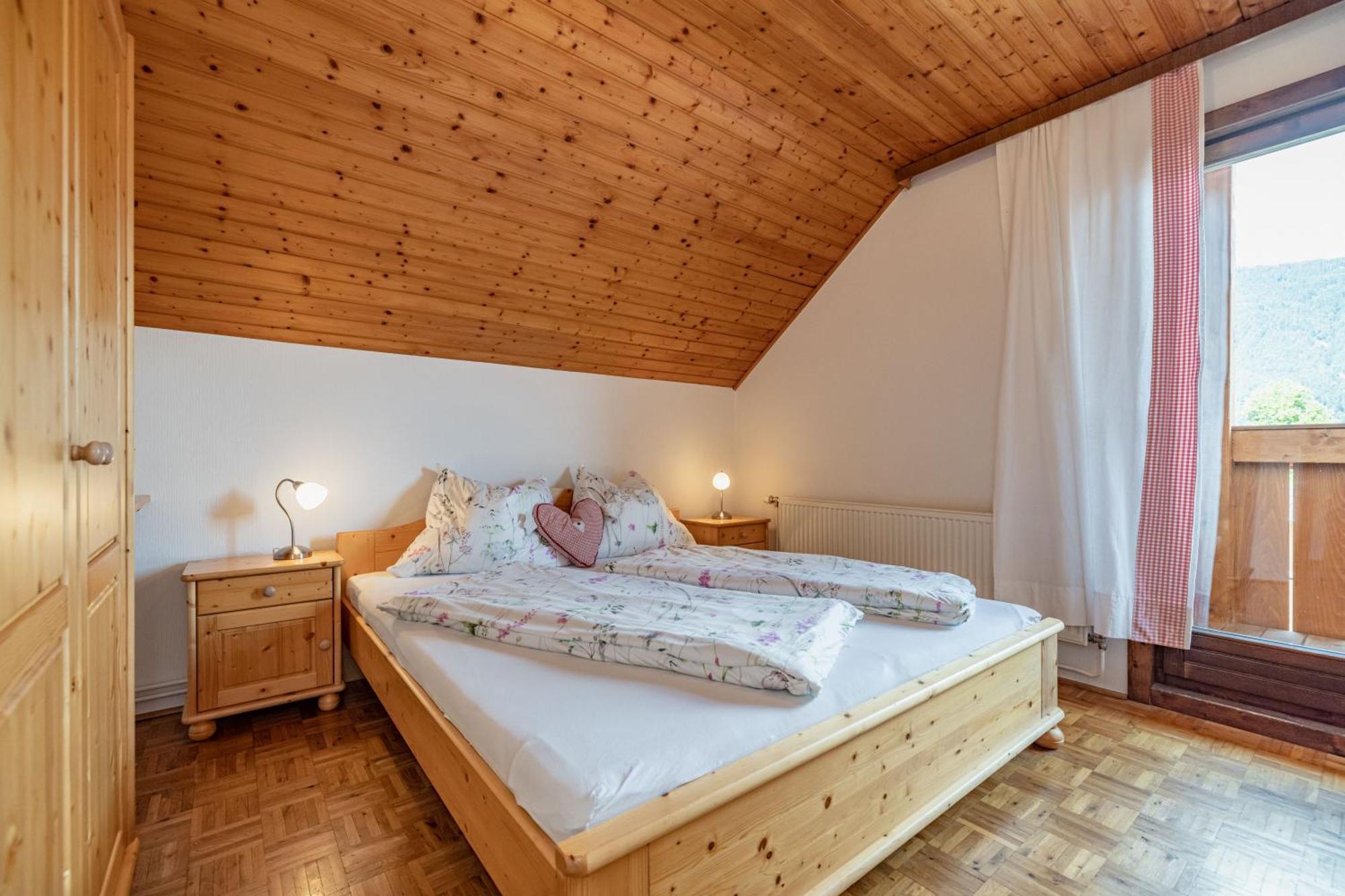 Lissis Bauernhof Appartments Gundersheim ภายนอก รูปภาพ